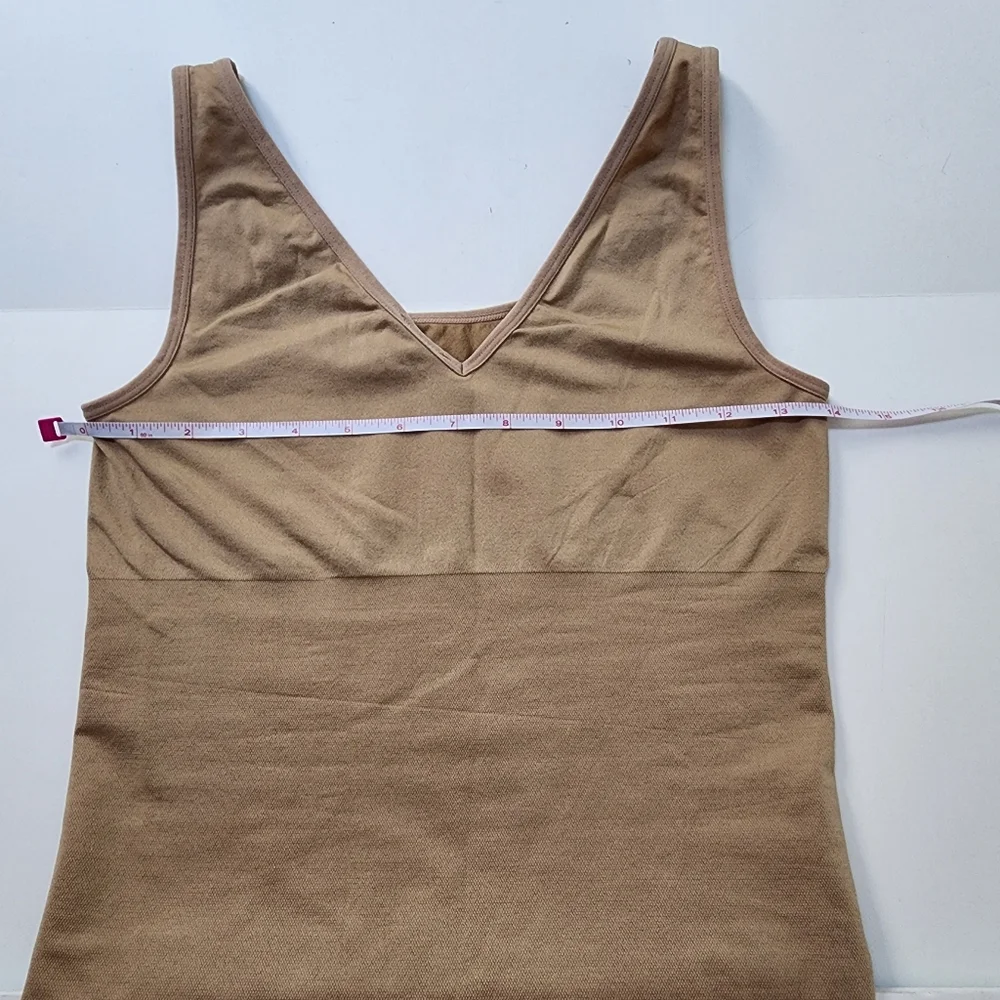 Yummie women's tummy control tank top shapewear nude size medium